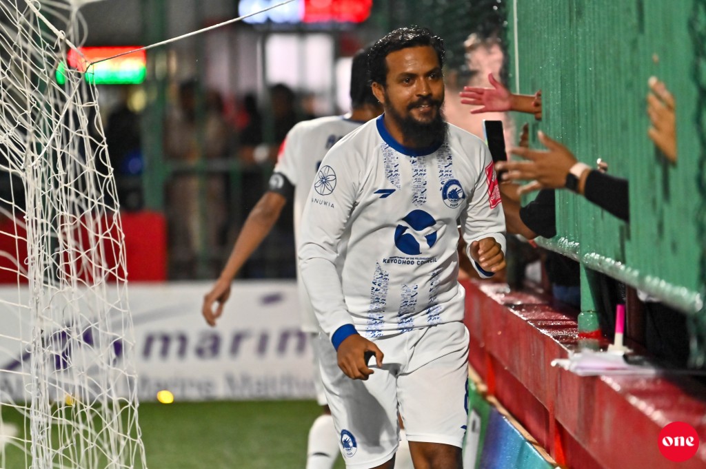 ވަން ފޮޓޯ: ފެލިދޫ ބަލިކޮށް ކެޔޮދޫން ވ. އަތޮޅުގެ ތަށި ދިފާއުކުރުން