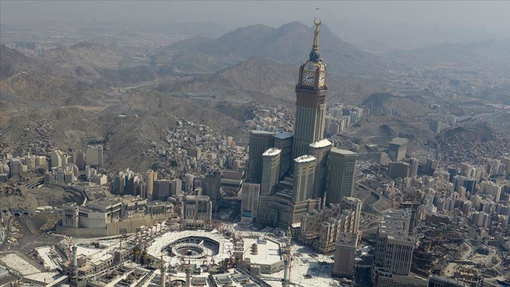 Saudi Arabia to enforce coronavirus curfew during Eid