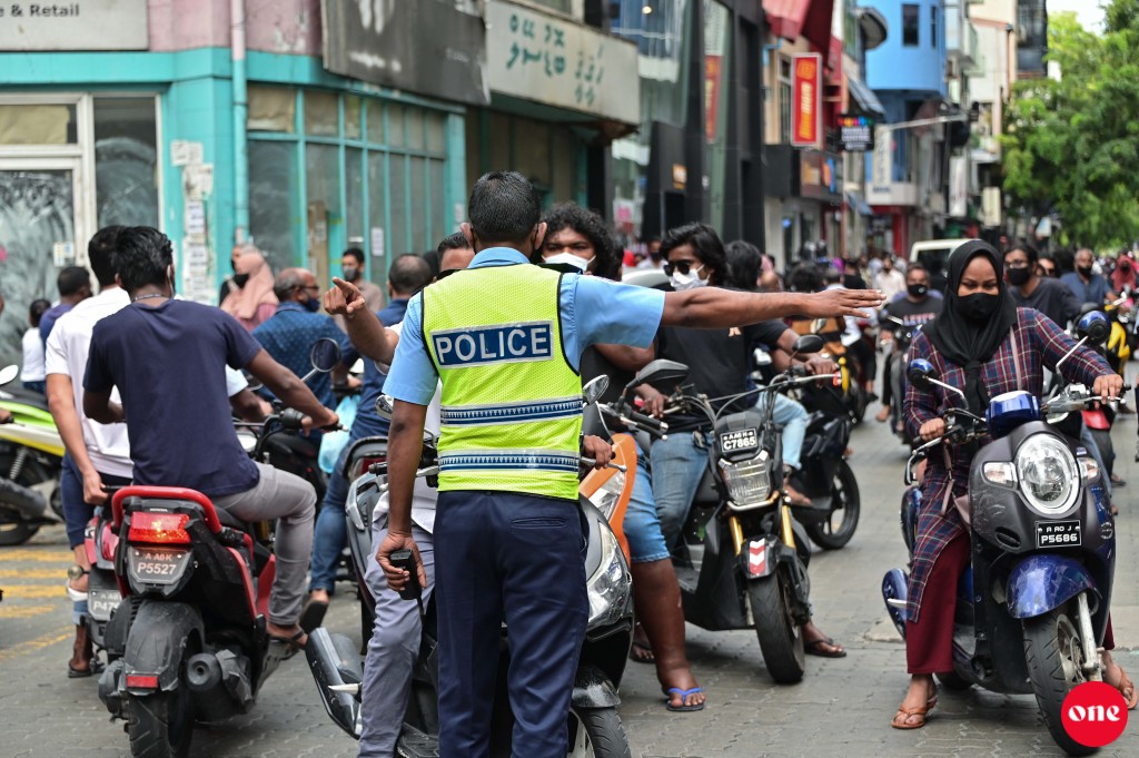 Fuluhun ah ekani traffic massala halleh nukureveyne, vehicle limit kuran jehey: CP