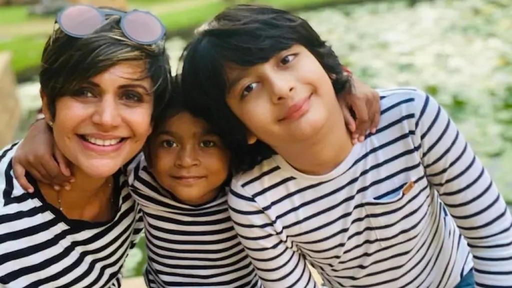Dhirihurumuge Hiyvarakee dharin: Mandira Bedi