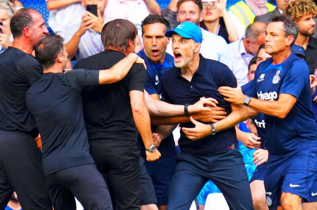 London derby gai 2 coach inge vaadhaveri salaamakaa eku raiyy card!