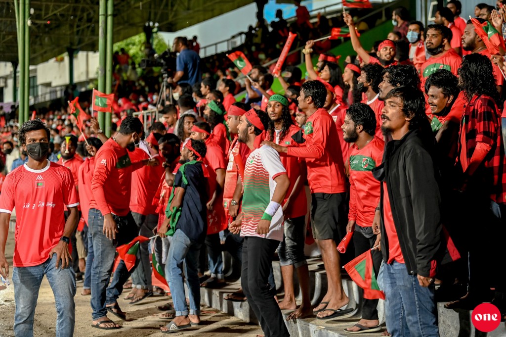 Huss dhan dhan'dehgai kulhumahfahu mulhi gaumuge kurimahchah, dhivehi kulhuntherinnah bodu pressure eh!