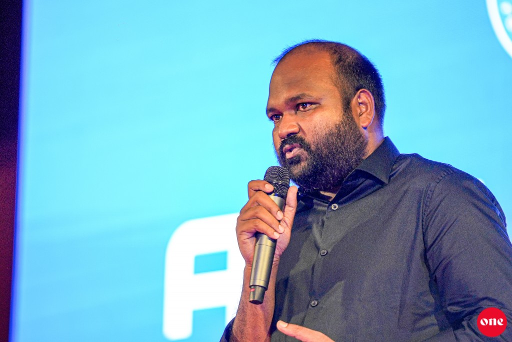 Ali Waheed jinsee goanaa kuri kamah thuhumathu kuri meehunge bayaan thakugai biruveri vaahaka thakeh!