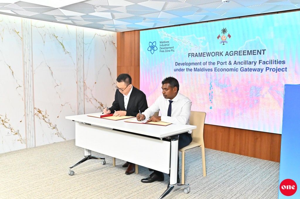 One photo: Ihavandhihpolhugai tharahgee kuran frame work ehbasvumeh gai soikurun