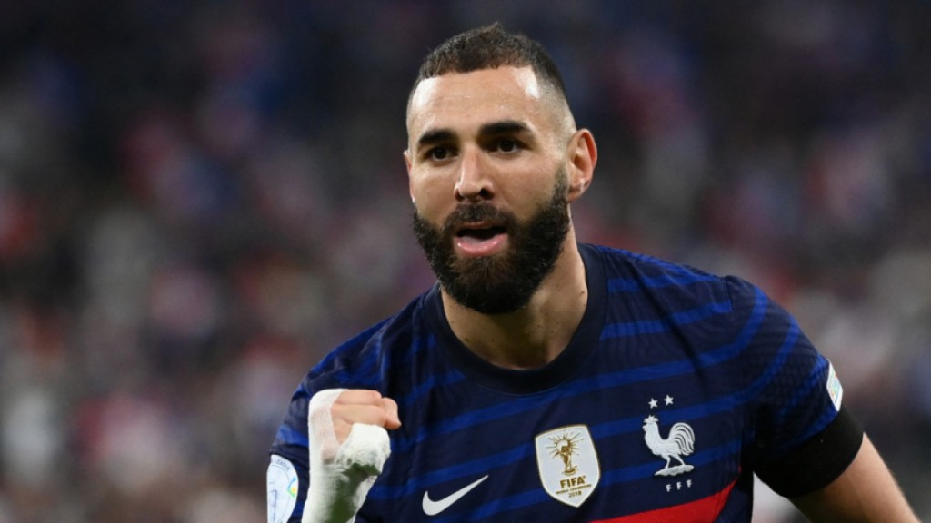 35 vana ufan dhuvahu Benzema gaumee team in retire koffi