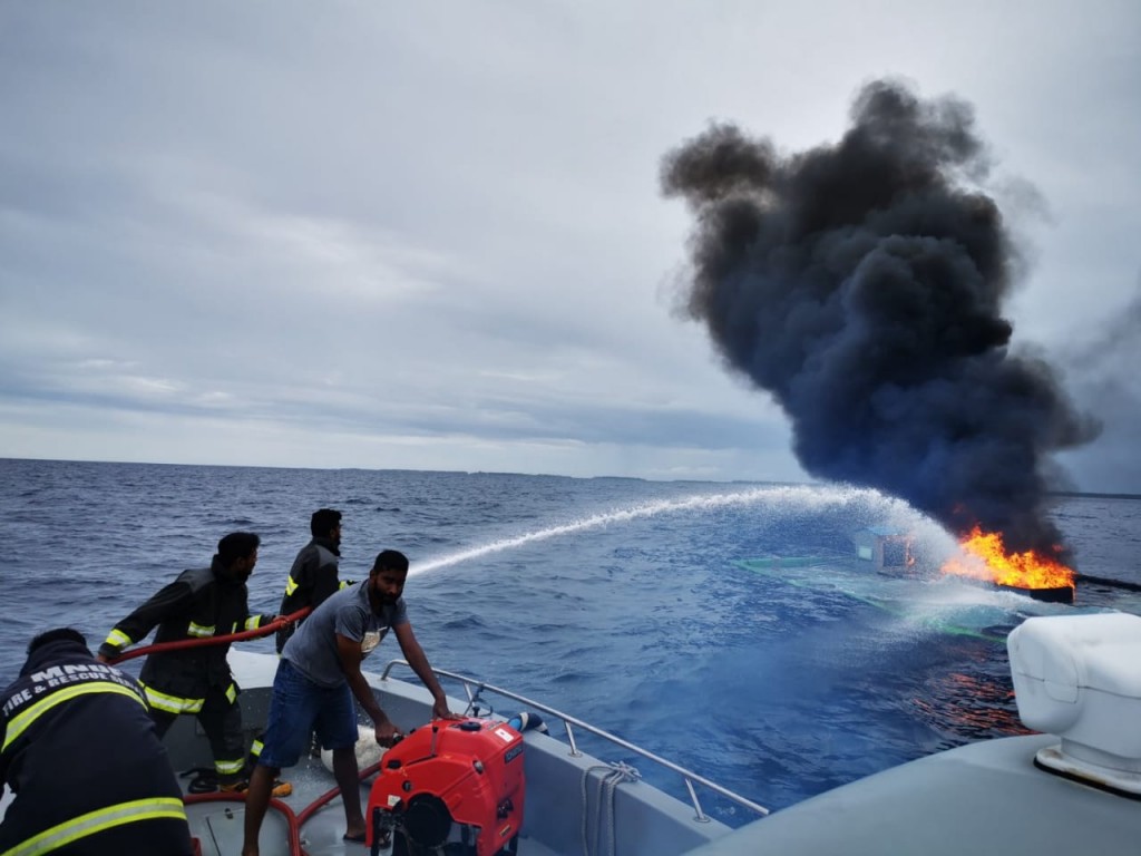 Roave, adi ah dhiya dhoanyakun meehaku gelligen hoadhanee
