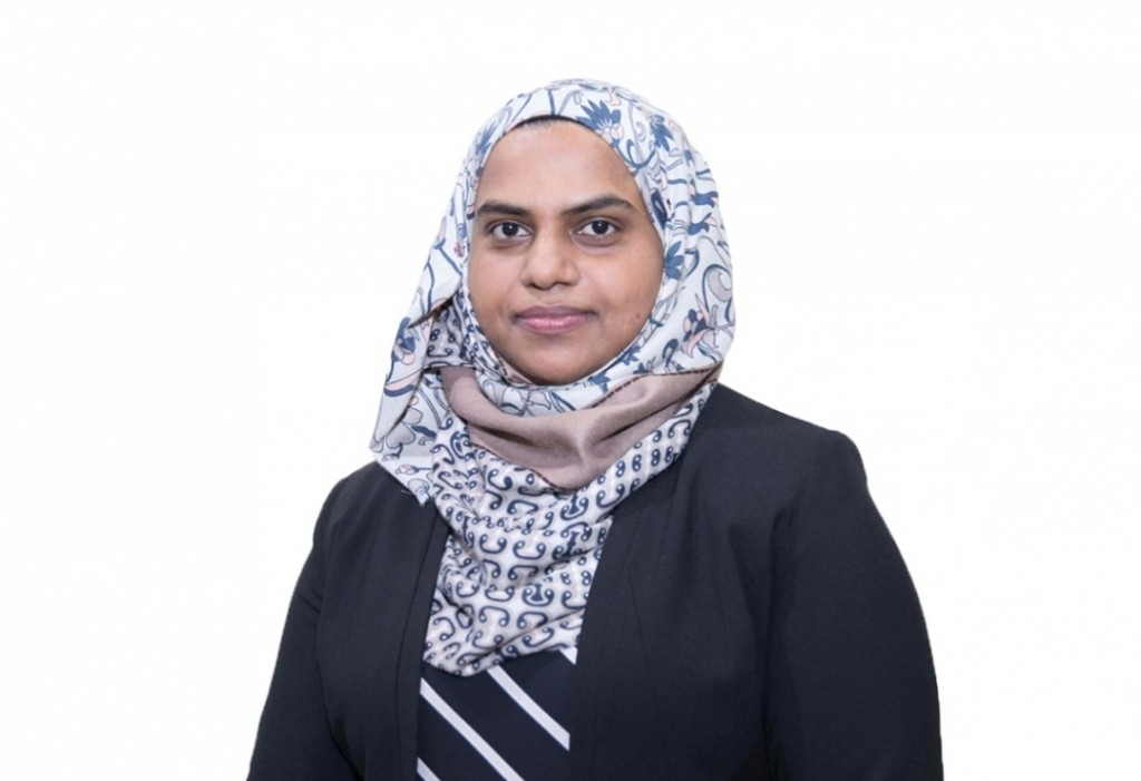 Financial controller ge magamaun Razeenaa isthiufaa dhevvaifi