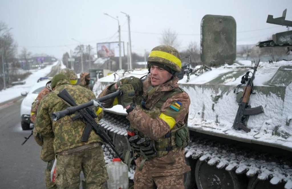 Russian warplanes hit Kyiv with missiles, Ukraine says