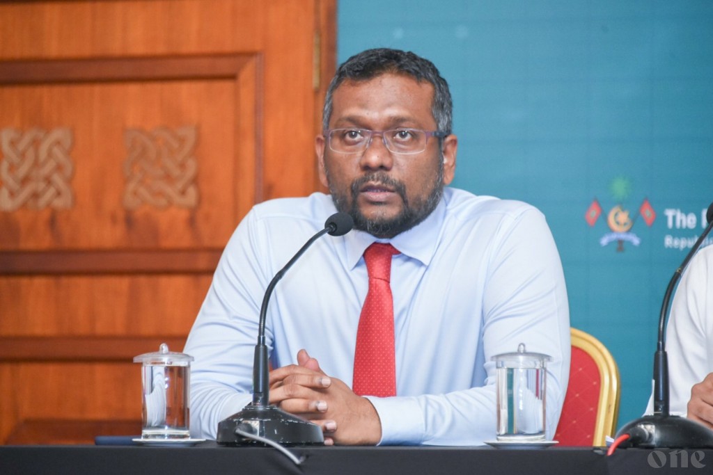 Vazeefaa ge rakkaatheri kamaa eku viyafaari dharaniveri veema muvazzafun madhu kureveyne jaaga ves onnan jehey: Fayyaz
