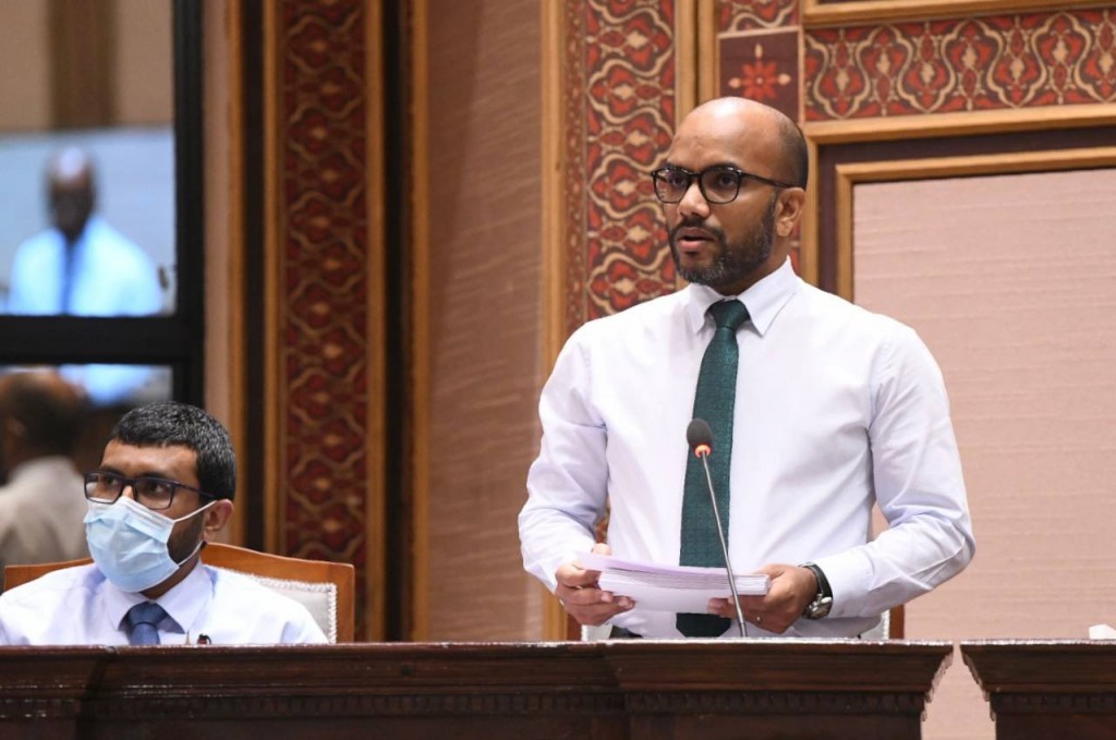 Faisaa chaapu kuran dhin huddhaige muddhathu anekkaaves ithurukoddheyn hushahalhaifi
