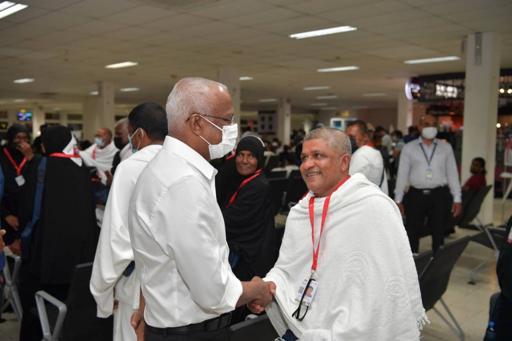 Hajju veringe fahu group mirey furaifi, alvadhaau vidhaalhu vumah Raees airport ah