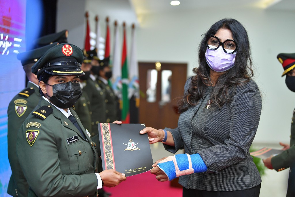 Mi verikamugai record adhadhakah anhen sifain recruit koffi: Mariya