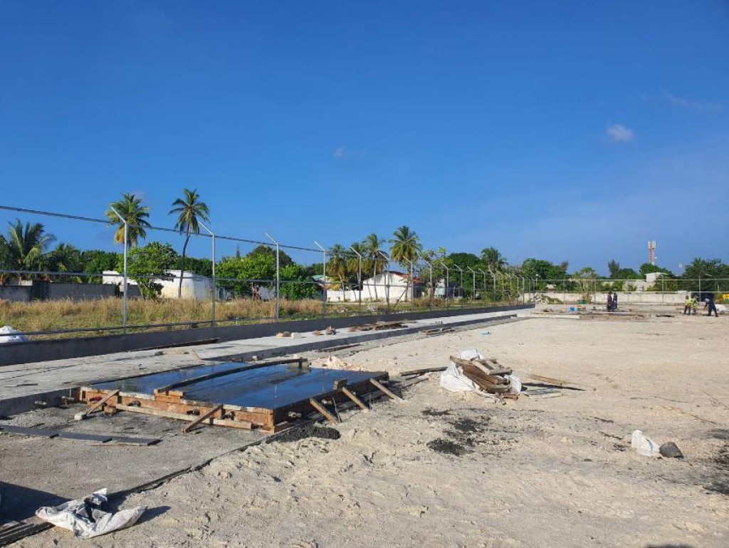 Thinadhoo Regional port tharaggee kurumuge furathama fiyavaheege massaikai haluvi kamaa eku kuriah