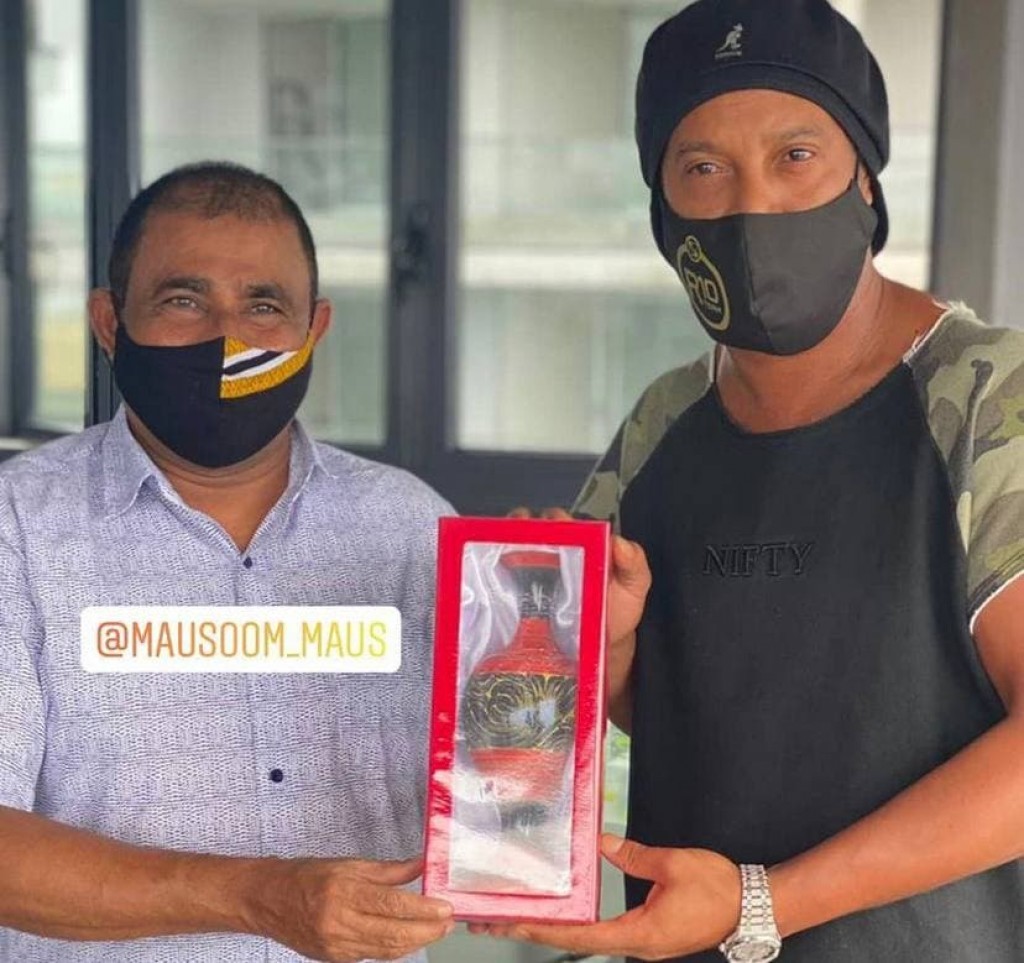 Soneva Jani ge camp ah Ronaldinho raajje ah
