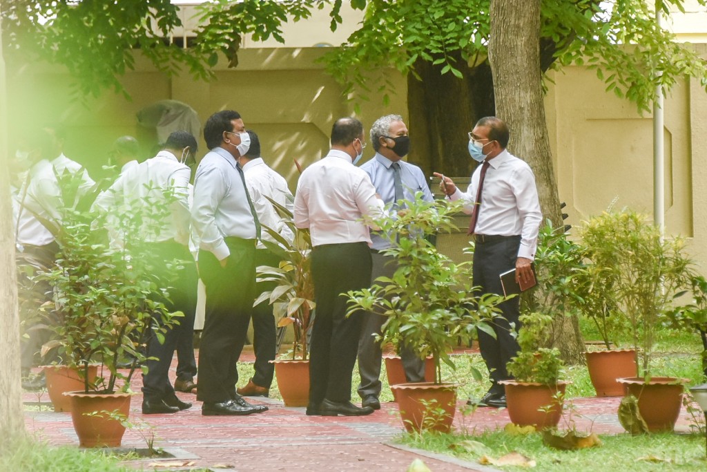 Gadi jehey Majilis Menbarunge musaara kendey goi hadhanee