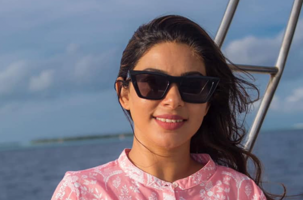 Rishfa ge zaathee photo thakeh fuluhunge therein leak vi kamuge thuhumathu!