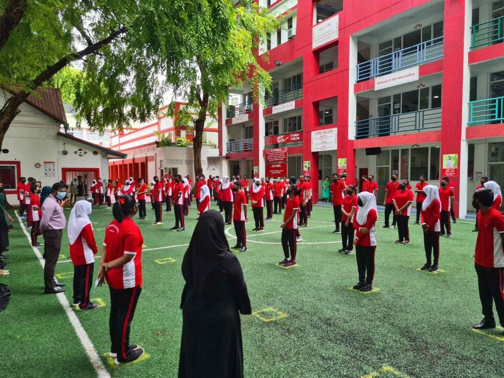 School thah hulhuvi iru aharemen thayyaarutha ?