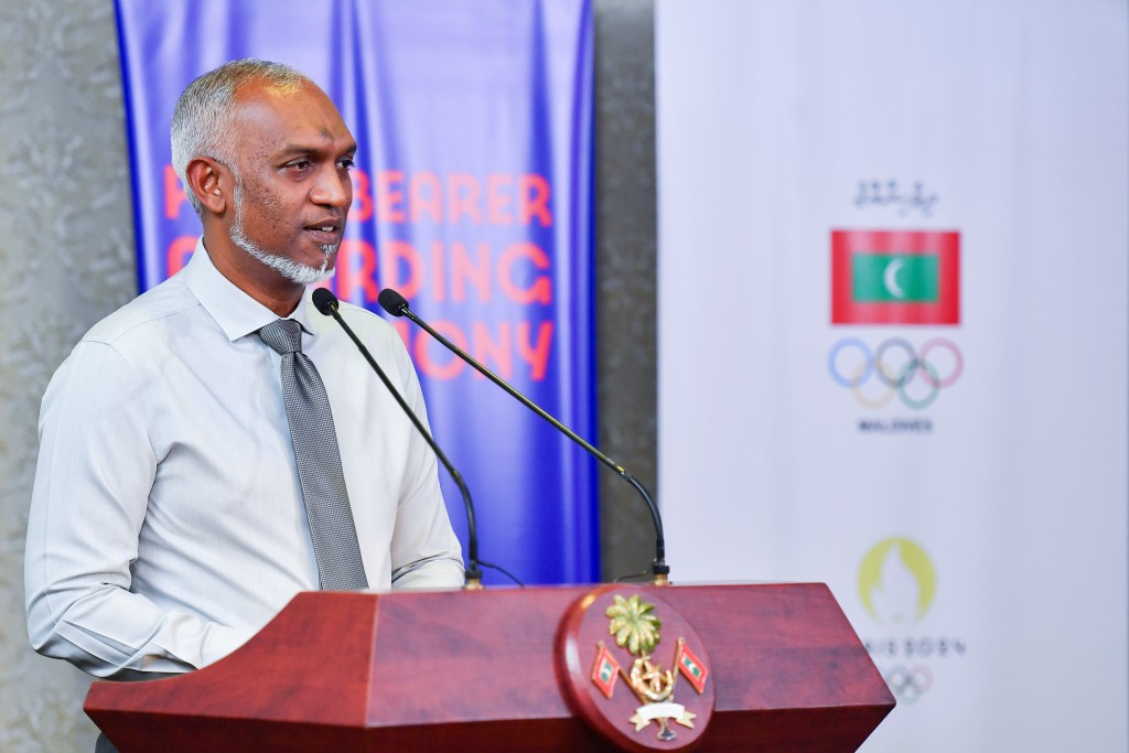 Raees Muizzu ge issnengevumah football ge mashvaraathakeh