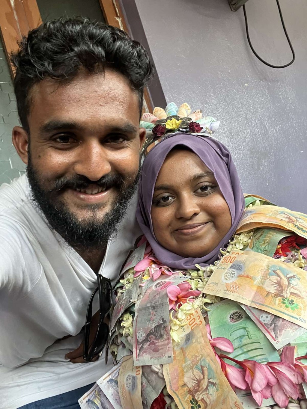Alathukaiveneege dhemafirinnah L. Atholhuge aadhakaadhain kee maruhabaa, jadibunnakee maidhaitha aai bafaibe!