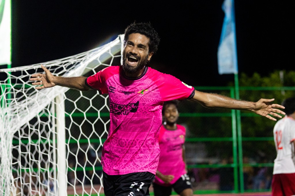 STO MYAT Futsal Fiesta: Shaakaa ge hattrick aaeku Apocalipse semi ah, faseyha molhakaa eku Black Eagles ves semi ah