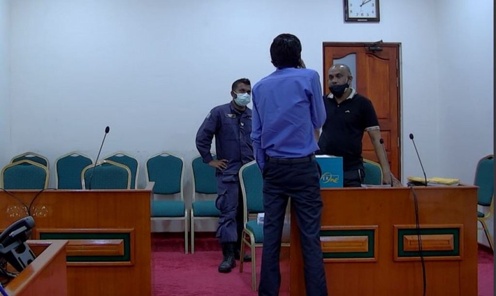 Dhaulathun edhunee shareeaiy nimendhen Ammaty bandhu kurumah, court in dhinee 7 dhuvas