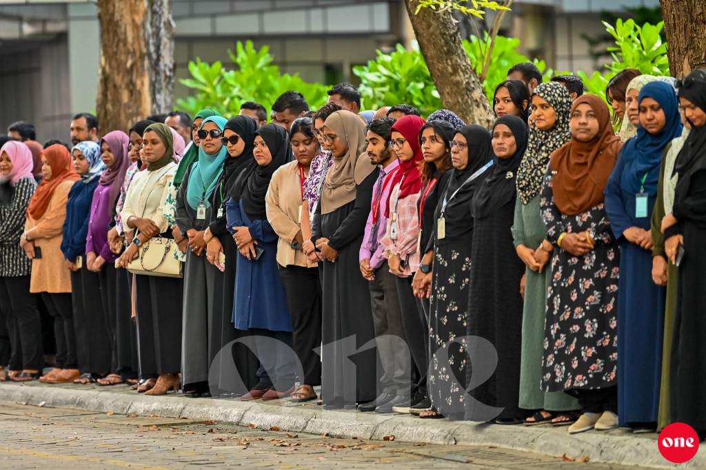 ވަން ފޮޓޯ: ސުނާމީގައި މަރުވި މީހުންގެ ހަނދާނުގައި ބޭއްވި ސުކޫތު