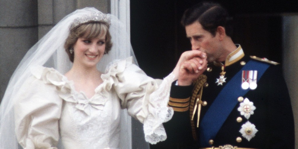 Princess Diana adhi Prince Charles ge kaiveneege Cake fohccheh 40 aharah fahu neelan kiyan nimmaifi