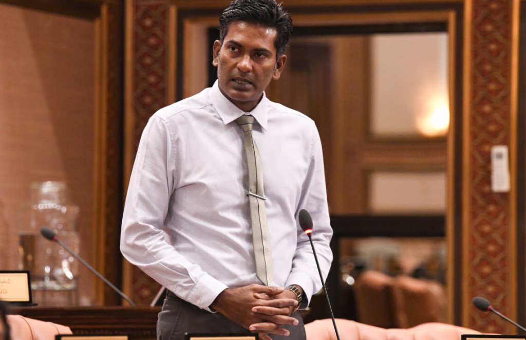 Felidhoo giraa sarahaddhu himaayai koddhinumah govaalai hushahelhi garaaru Environment Committee ah
