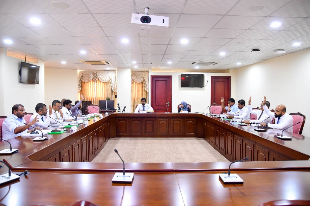 Supreme Court ge fan'diyaarunge adhadhu 5 ah madhukurumuge bill, miadhun miadhah committee inn faaskoffi