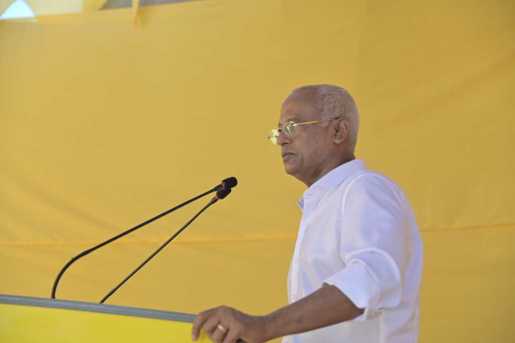 Kureege vereenah abadhuves fennanee kuriah onna 5 aharu! kudhi rahrashah tharahgee naananee ehenve: Raees