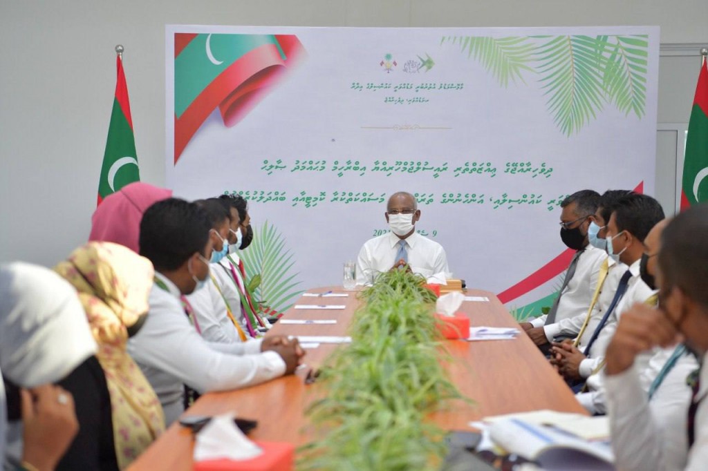 Maduvvari in beynun vanee fussaru gai Airport alhan