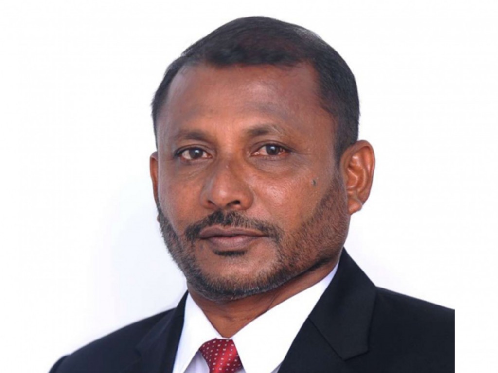 Nazim ge campaign ah State Minster Riyaz isthiufaa dhevvaifi