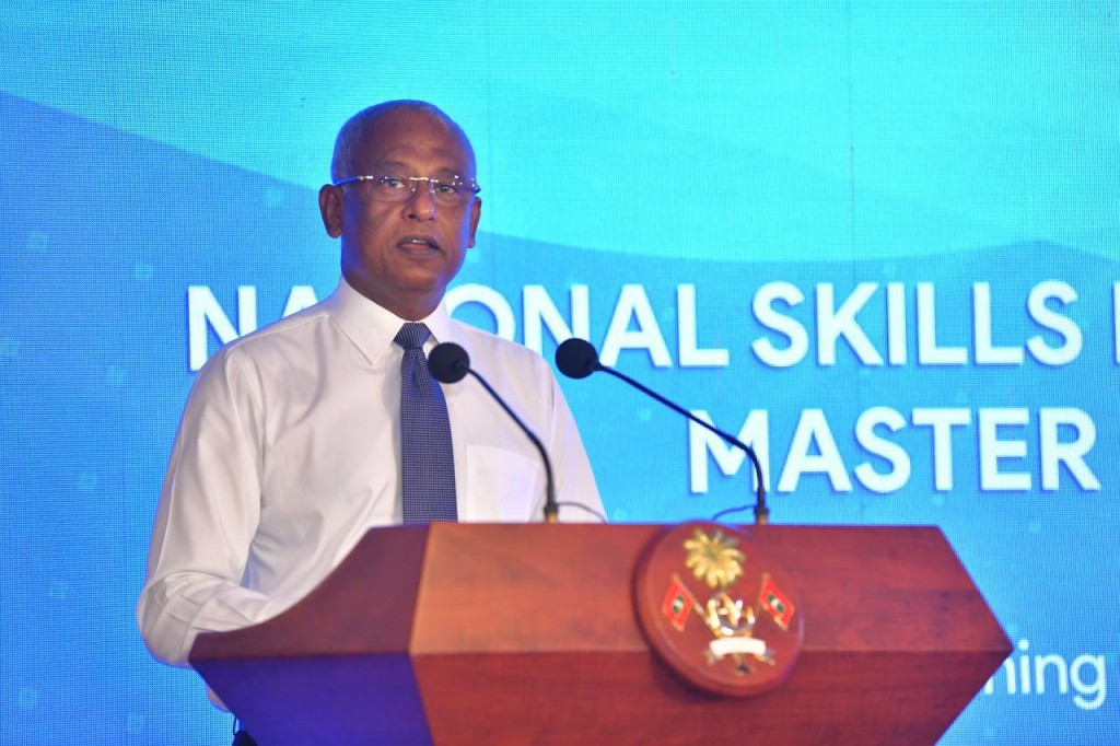 Meehun binaakurumakee gaumuge kurimagah rakkaakurevey varah agu bodu rausmaaleh: Raees