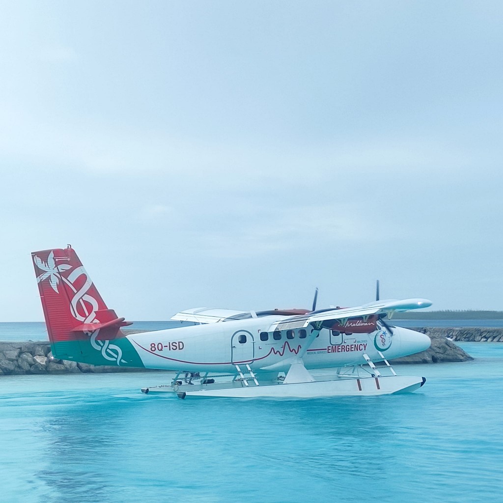 Seaplane ambulance commercial dhathuru thakah beynun kuran feshee bali meehun ufulan dhathi nuvaa gothah: Ameen