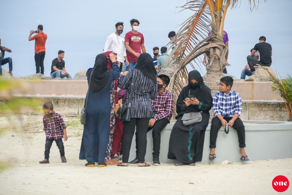 Raajjey gai  dhiriulhey meehunge aabaadhee bai million ah, 35 percent akee bidheyseen