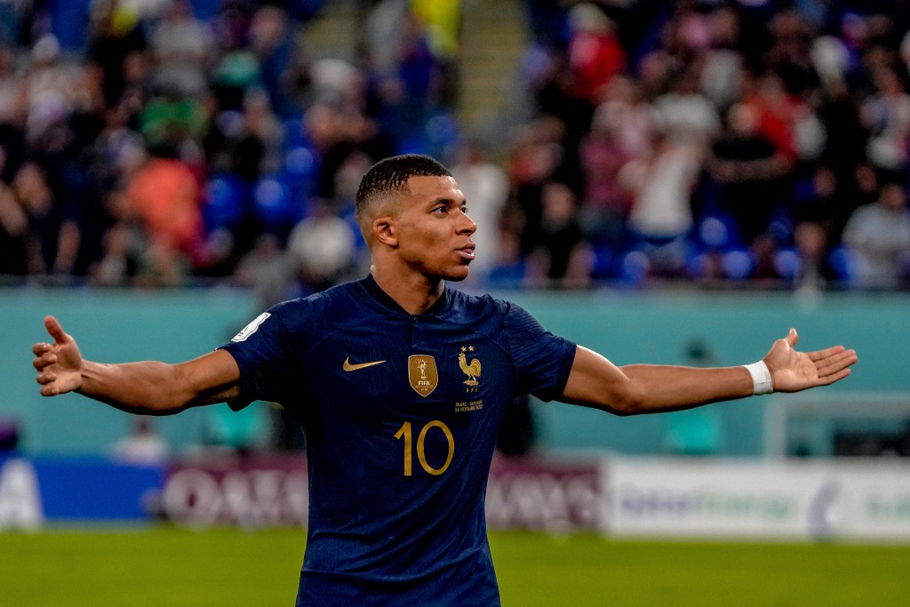 Aharenge amaazakee Mbappe huttuvun, eii France ge kaamiyaabee ge hathiyaaru: Walker