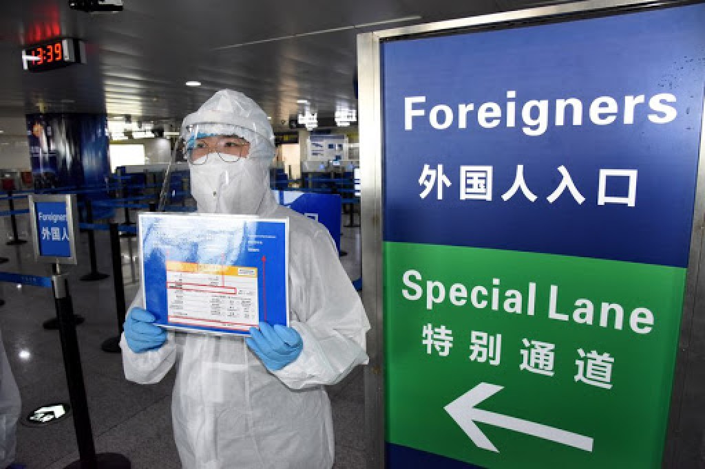 China in egaumuge Aviation dhaairaage meehunnah Covid Vaccine dheyn nimmaifi