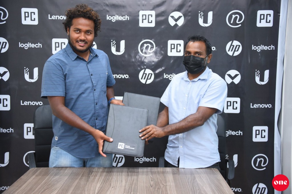 Personal computers in Lenovo promotion fashai, ambassador akah zuvaan masveriyaa