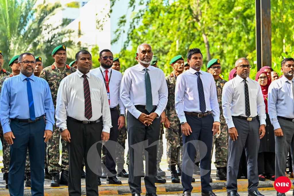 ވަން ފޮޓޯ: ސުނާމީގައި މަރުވި މީހުންގެ ހަނދާނުގައި ބޭއްވި ސުކޫތު