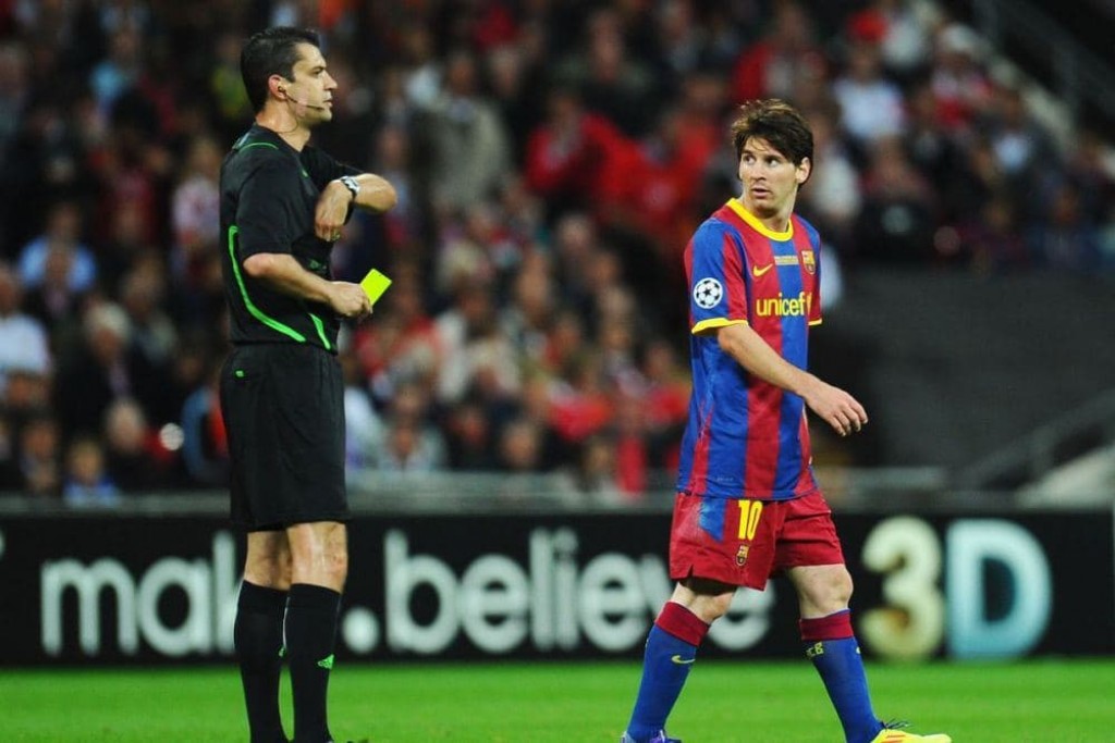 Charity shield match ge refree akah 2011 vana aharu champions league final ge refree Viktor