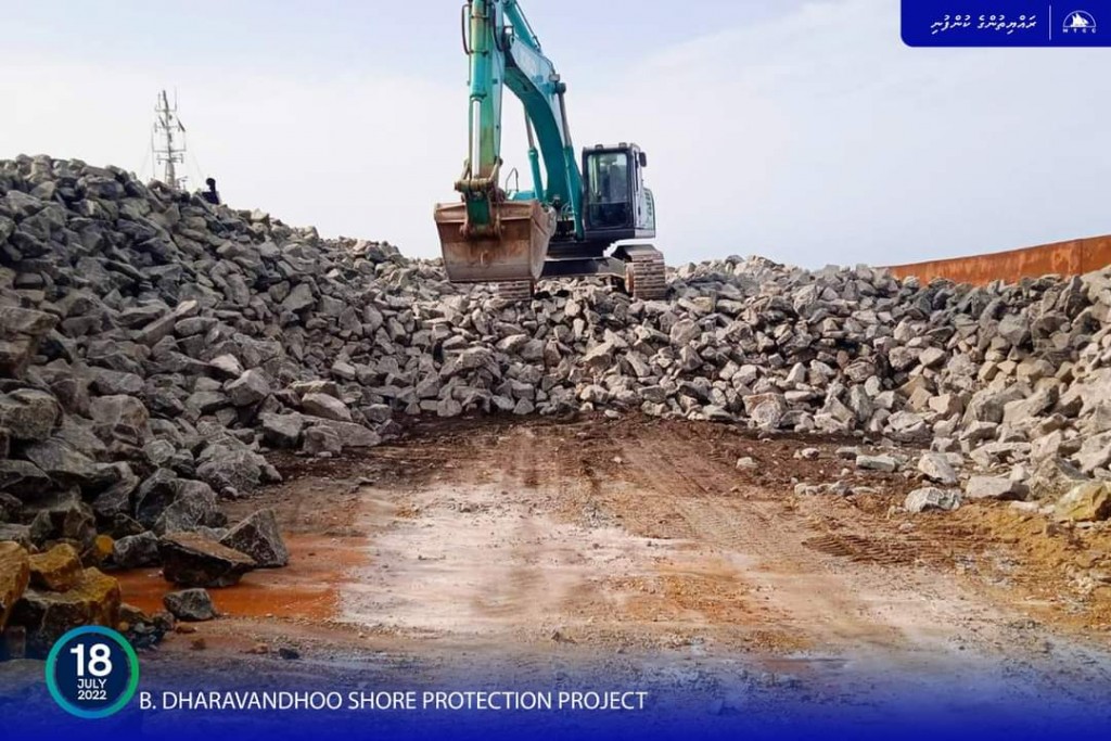 Dharavandhoo gondudhoii himaayyai kurumuge 56 percent massaikai nimijje
