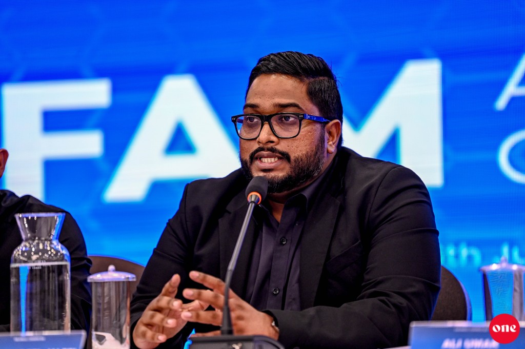 Bassam beyru kurumah soi hoadhan masahkaiyy fashaifin, reethi gothakee isthiufaa dhinun: Tom