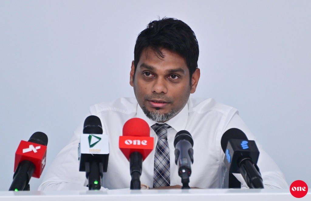 Siyaasathu reyvumuge thajuribaa'aa eku Amru MDP ge Chairman kamaa dhimaa ah