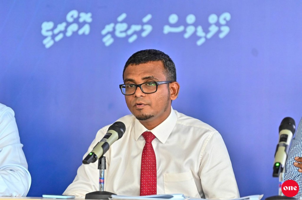 Roadhamahu, Bank thakah dhookuraa dollaru adhadhu 32 percent eh ithuru kuranee