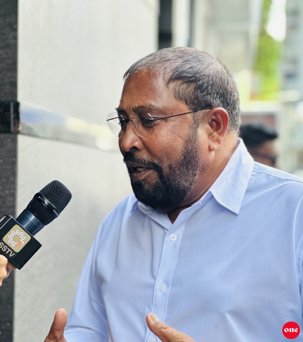 Kaadehdhoo airport dhookohllee sarukaarun edhigen: Qasim 