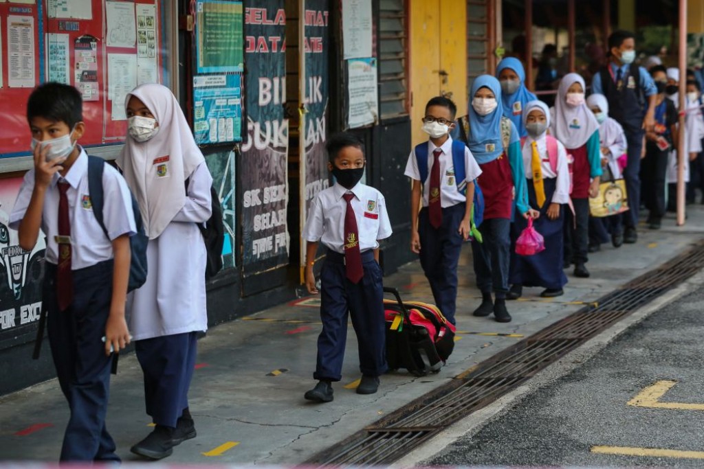 Malaysia inn veythuvedhiya 24 gadi irutherey record adhadhakah Covid case fenihjje