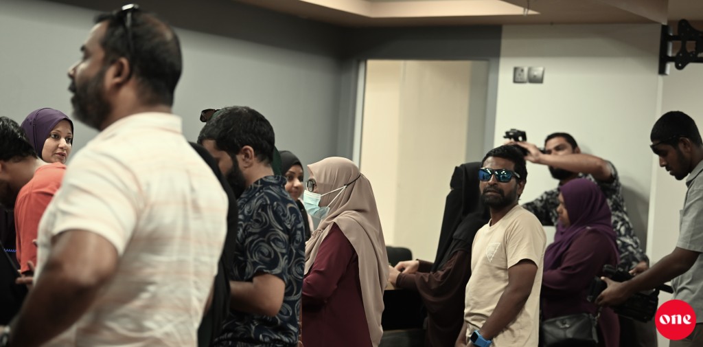 2 dhuvas theree 2900 shakuvaa, list ah badhalu anna varuge shakuvaa eh neiy