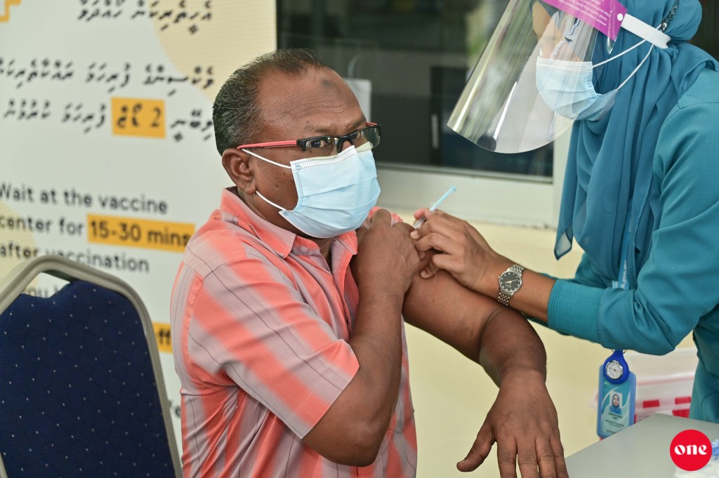 50 aharaai 55 aharaa dhemedhuge highrisk category thakuge meehunnah vaccine dheyn fashanee