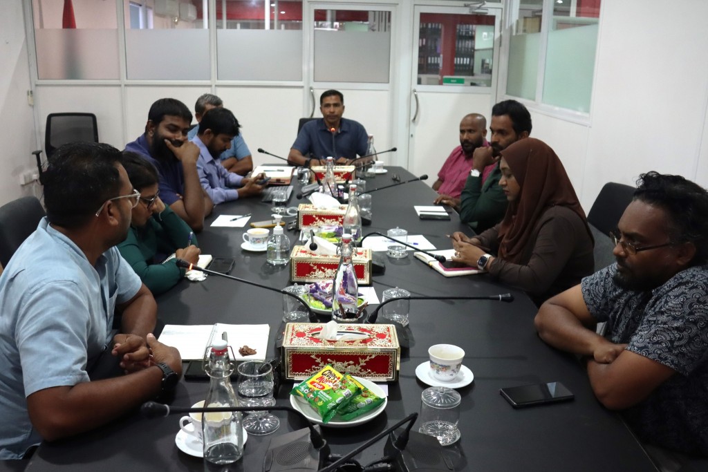 Award dheefaivanee osooluthakaa hilaafah kamah bune, fan'diyaarun kuraa thuhumathu thah dhogukoh MMC ge rahdheh