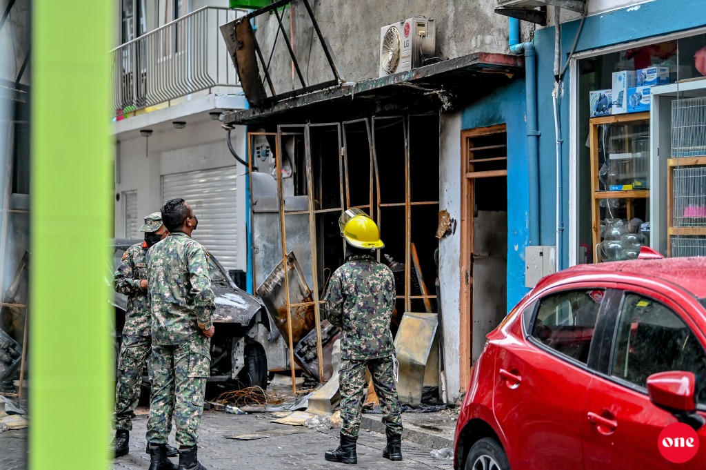 Roavi garage hinganee huddhaves nethi!